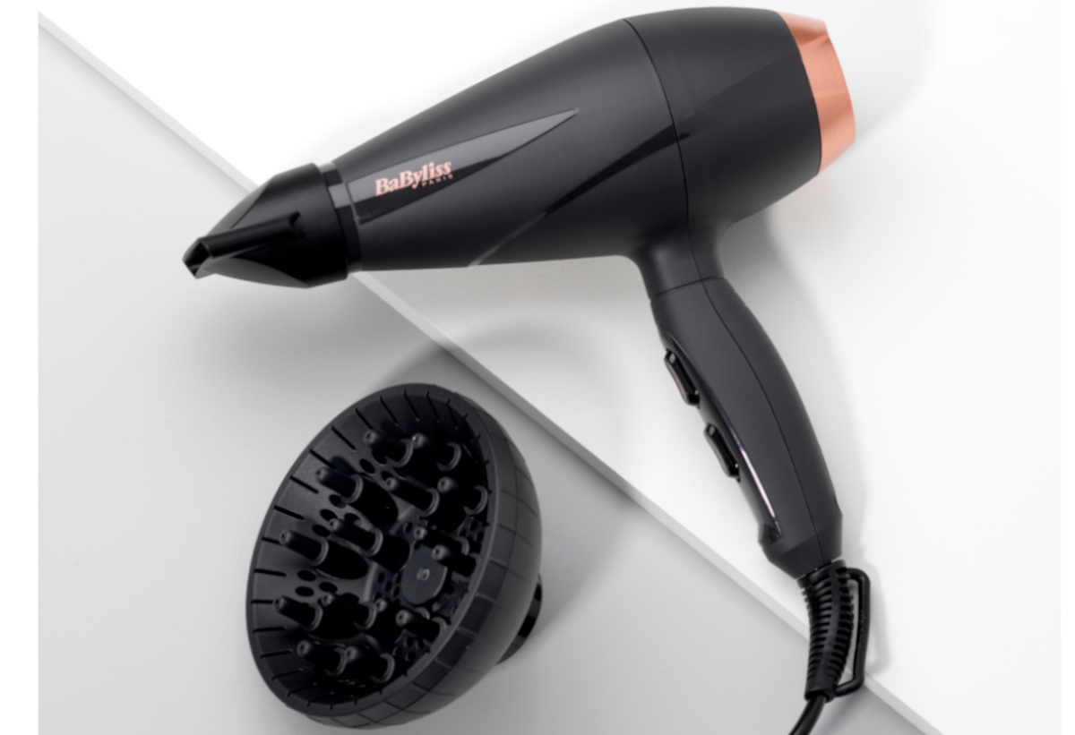 Απεικονίζεται το σεσουάρ